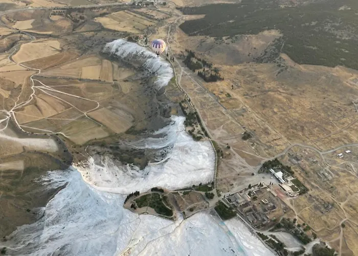 Manzara مكان تخييم باموكاليه